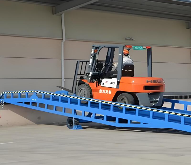 呼和浩特移动式卸货平台（叉车用）